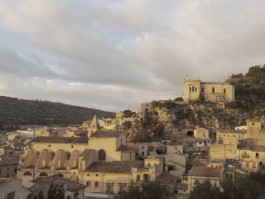 Il Corvo di Pietra – Boutique Home Vacations in Sicily.